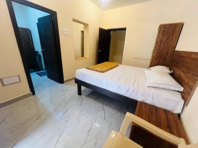 Aashira Residency Hotels near Thalainairu Sri Kutram Porutha Nathar Temple, ThiruKaruppariyalur