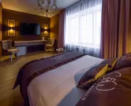 Na Manezhnom Hotel
