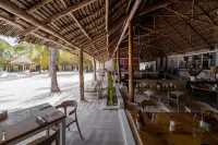 The Loop Beach Resort- Adults Only - breakfast