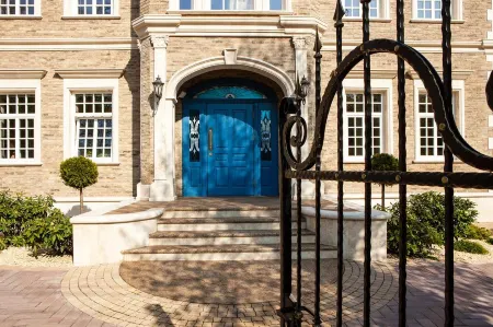 Вилла Тоскана Отели рядом с достопримечательностью «Музей Мирового океана»