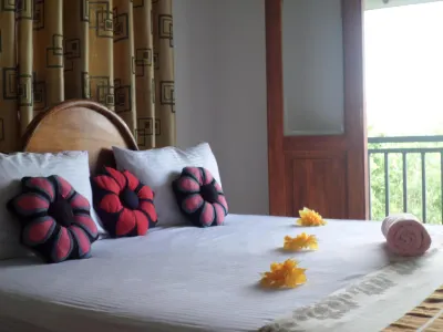 Peacock Villa Resort Hotel di 