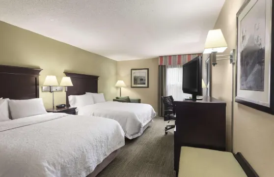 孟菲斯科利爾維爾歡朋酒店