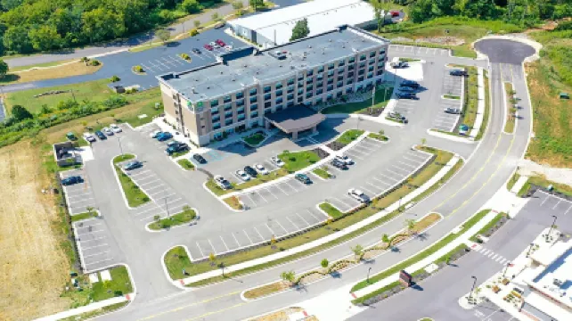 Holiday Inn Express & Suites ELIZABETHTOWN NORTH by IHG