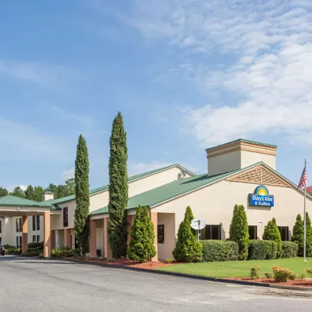 Days Inn & Suites by Wyndham Peachtree Corners/Norcross