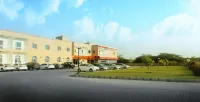 Atlas Hotel Apartments - parking