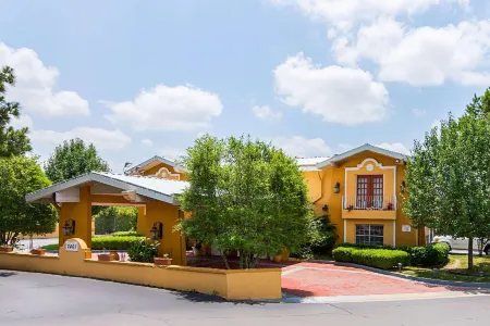 Magnuson Hotel Little Rock South Отели рядом с достопримечательностью «ESSE Purse Museum»