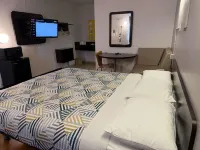 Motel 6 Joliet, IL - I-80