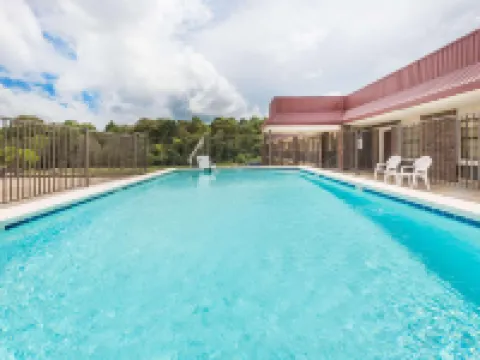 Days Inn by Wyndham Batesville Hotels in Batesville