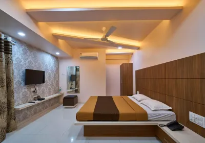 Hotel Ramkrishna Inn Hotels near Mahalaxmi Temple Perking Closest