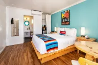 Agave Inn - parking
