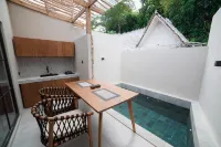 Ubu Villa Nara - Honeymoon Villa in Yogyakarta -  Privatzimmer