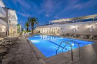 Karras Grande Resort - Swimmingpools