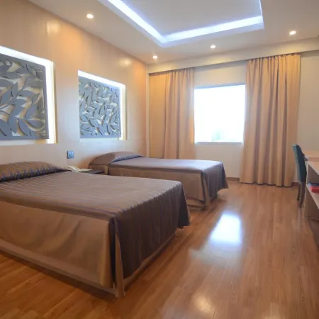 Charoen Hotel