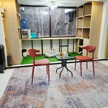 Neomi Neomi Guest House Malang