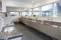 Hastings Top 10 Holiday Park - Pools