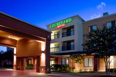 Courtyard Bryan College Station Hotels near Sanders Corps of Cadets Center (SCCT)