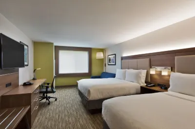 Holiday Inn Express & Suites Portland Airport