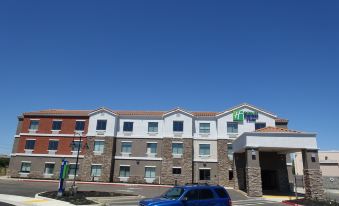 Holiday Inn Express & Suites Brentwood