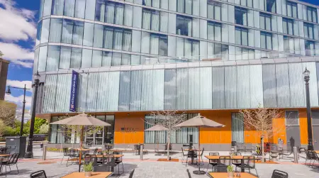 Hilton Garden Inn Boston Brookline, Ma Отели рядом с достопримечательностью «Dexter Park»