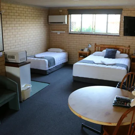 Avlon Gardens Motel