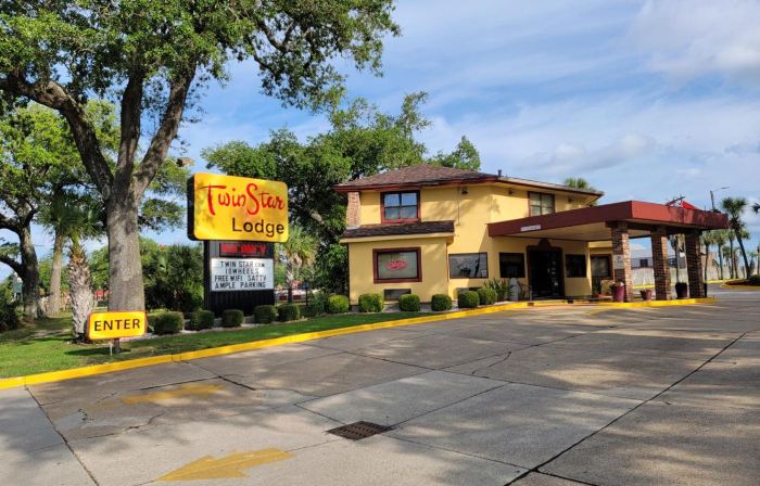 Twin Star Lodge