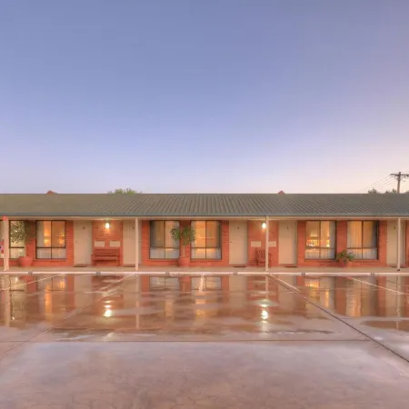 Moama Central Motel Отели в г. Моама