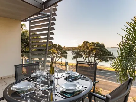 Sea Spray Suites Отели в г. Waitangi