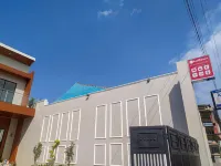 RedDoorz Syariah near Alun Alun Tegal 2 Hotels in Kemandungan