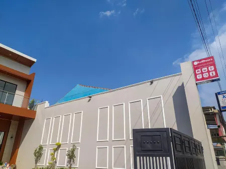 RedDoorz Syariah Near Alun Alun Tegal 2