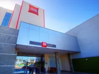 ibis Vitoria Praia de Camburi Hotels near Eurico De Aguiar Salles Airport