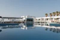Beach Club Menorca - Pools