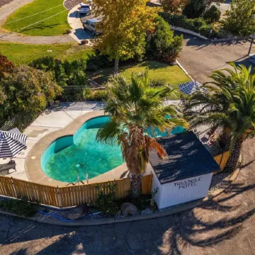 Triangle Motel