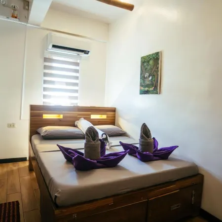 Outpost Beach Hostel - Adults Only