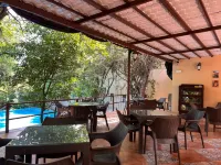 Honeywood Holiday Homes Hotels in Avakali