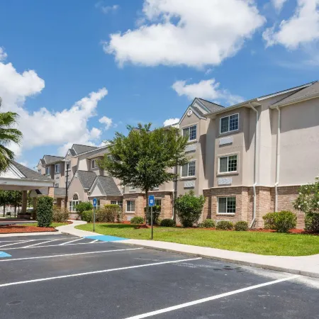 Microtel Inn & Suites by Wyndham Kingsland Naval Base I-95 Отели в г. Кингсленд