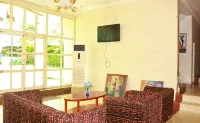 Carlcon Hotel - Bãi đậu xe