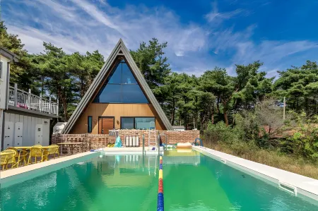 Yangyang Parang Pension Отели рядом с достопримечательностью «Yangyang Surfyy Beach»