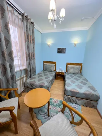 Наутилус (бывш. Метрополь) Отели в г. Бузулук