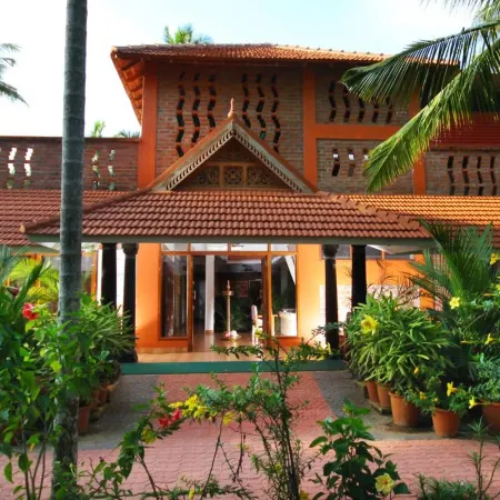 Beach and Lake Ayurvedic Resort, Kovalam