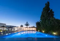 Narges Hotel - Pools