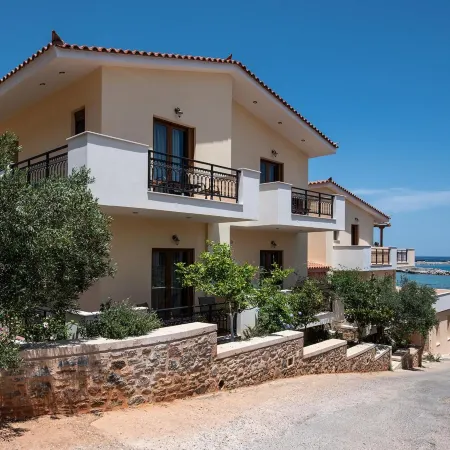 Cyrenia Guesthouse Отели рядом с достопримечательностью «Венецианская крепость»