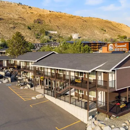 Roosevelt Hotel - Yellowstone