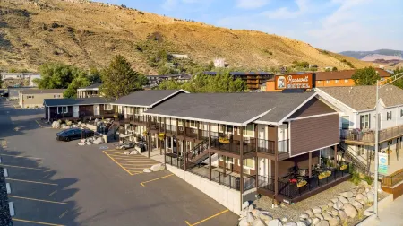 Roosevelt Hotel - Yellowstone