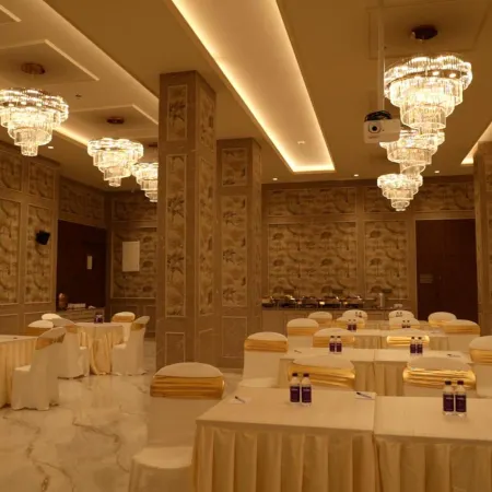 Hotel Roma Kristo Отели в г. Девбуми Дварка