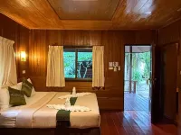 Dreamland Resort Hotels near Hat Sadet Beach