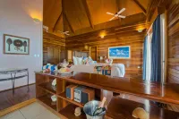 Mana Island Resort & Spa - Fiji - bar