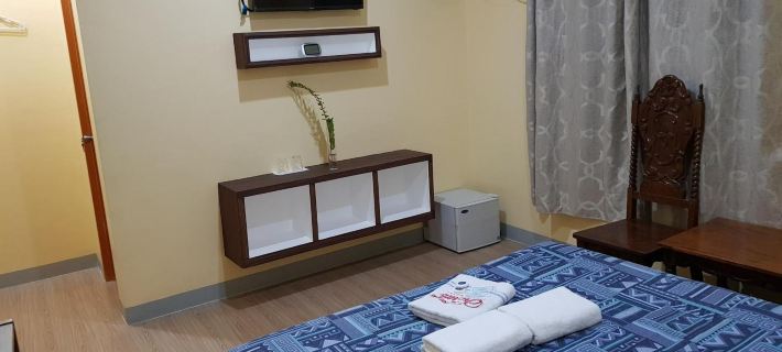 B&S Orchids Suites Hotel ディポログのホテル