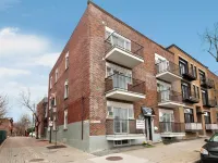 Hotel Mini Inc Hotels near Quebecor