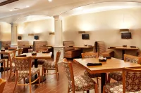 Wyndham Lake Charles - breakfast