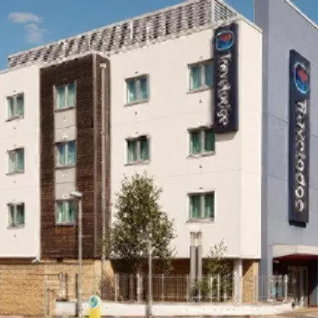 Travelodge Bracknell Central